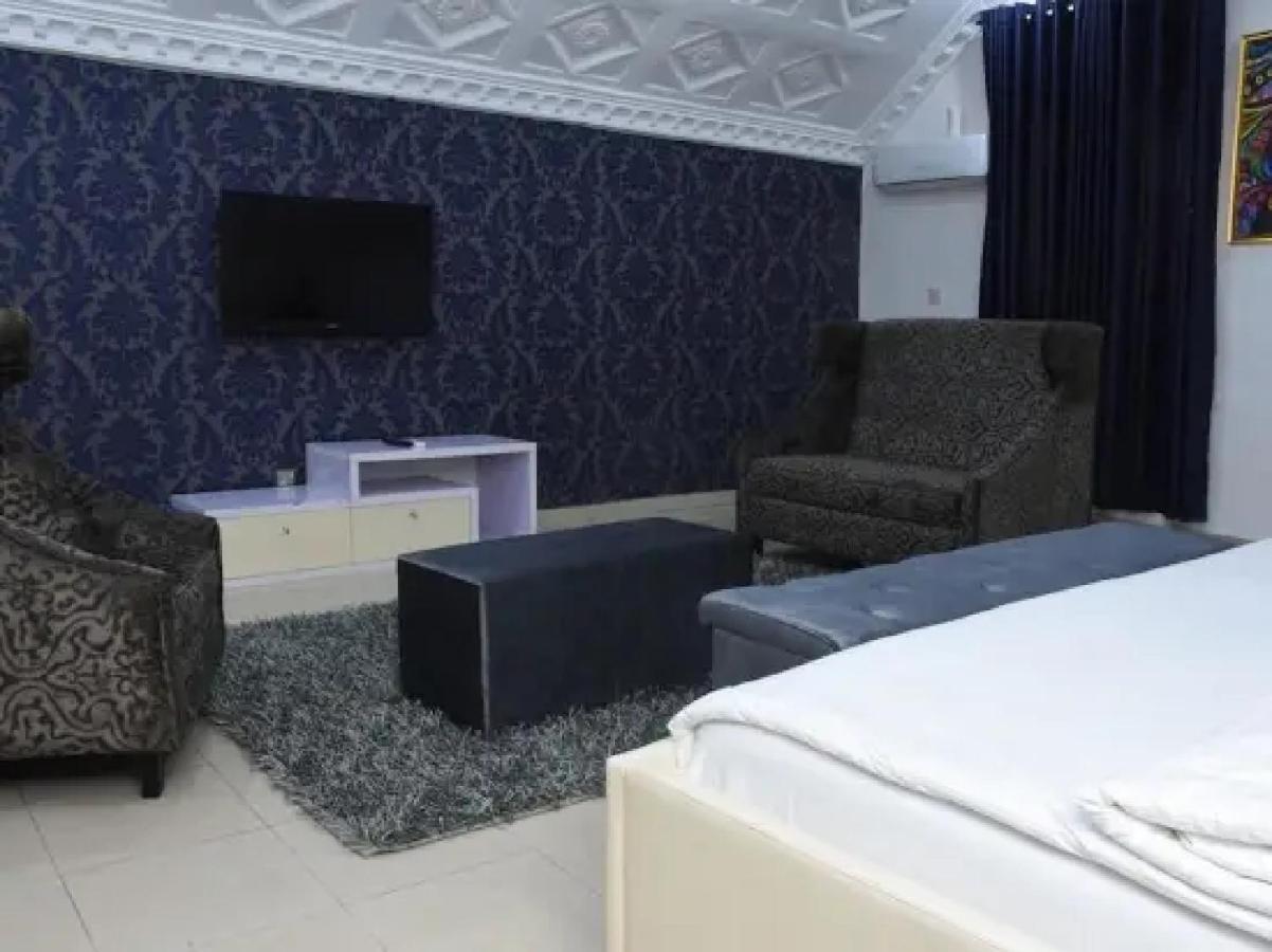 Room In Lodge - Ambience Hotels Abujahome For Leisure And Business Travellers Ngoại thất bức ảnh