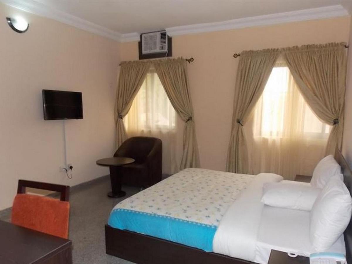 Room In Lodge - Ambience Hotels Abujahome For Leisure And Business Travellers Ngoại thất bức ảnh