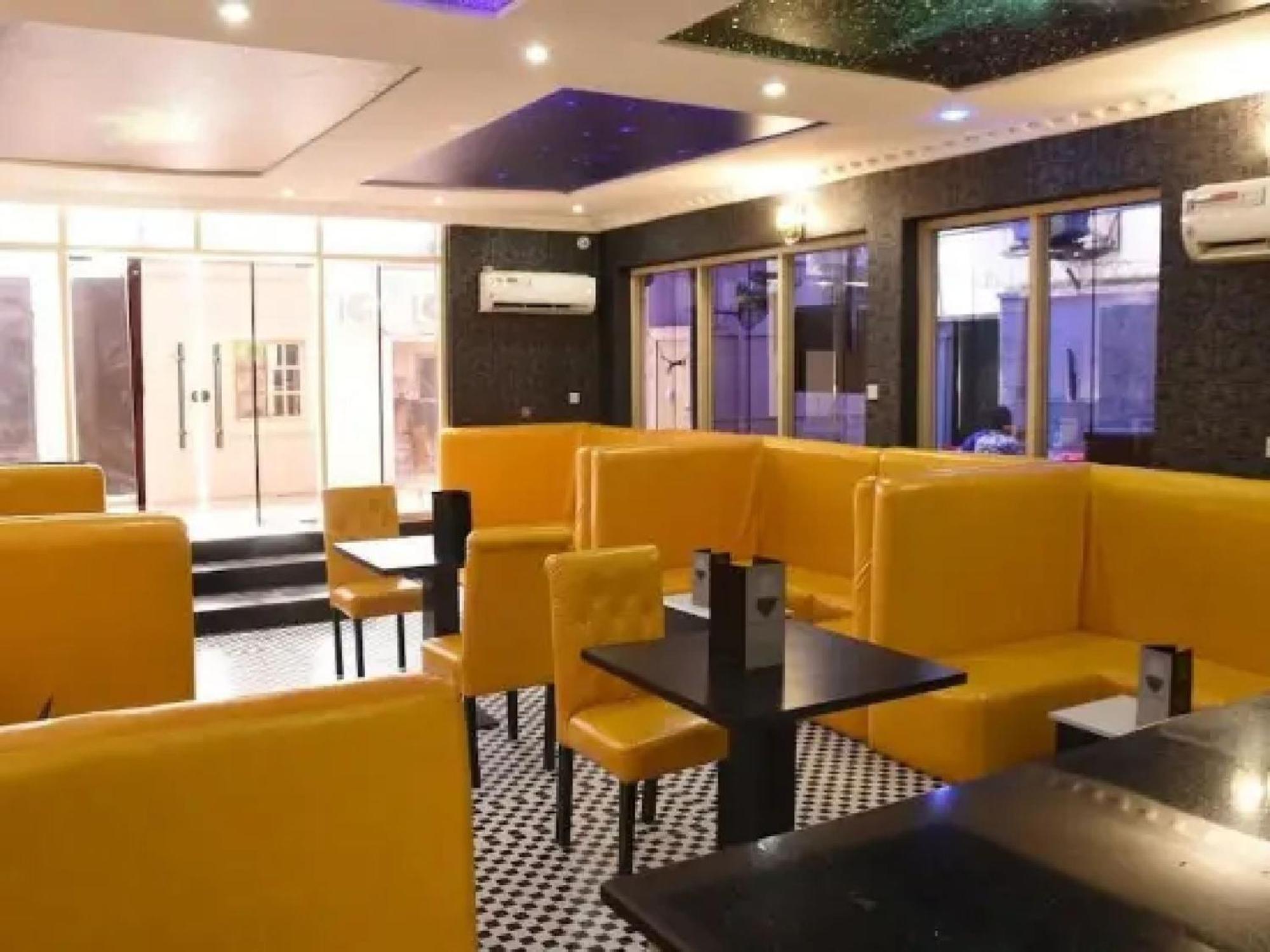 Room In Lodge - Ambience Hotels Abujahome For Leisure And Business Travellers Ngoại thất bức ảnh